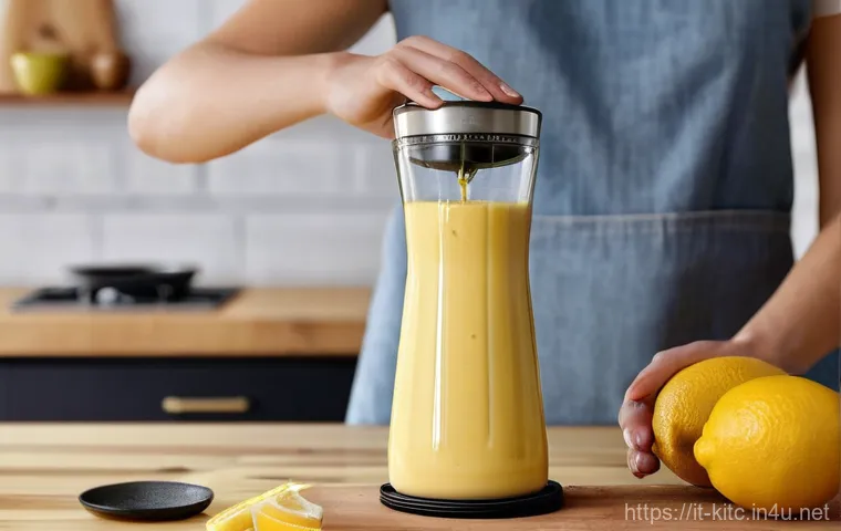 주방 핸드블렌더의 장단점 - **Versatile Kitchen Companion: Creamy Soup Preparation**
    A vibrant, high-angle close-up shot of ...